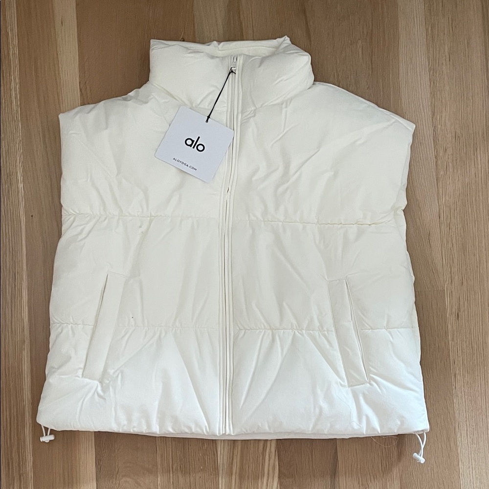 ALO Yoga Cream White Puffer Vest